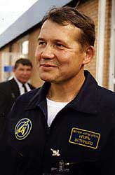 Летчик-испытатель, Герой России Игорь Вотинцев. Это он поднял "Беркута" в воздух.